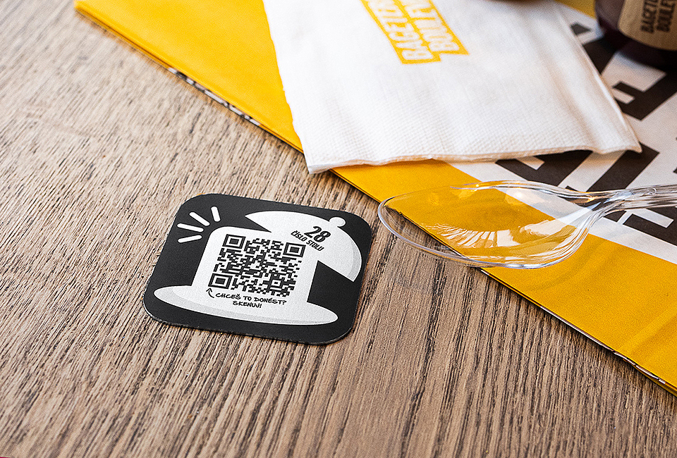 Ontwerp van signage voor het gebruik van QR-codes in restaurants